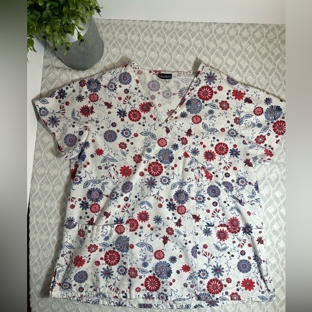 Absolute Floral Scrub Top, Women’s Size Small - Picture 7 of 10